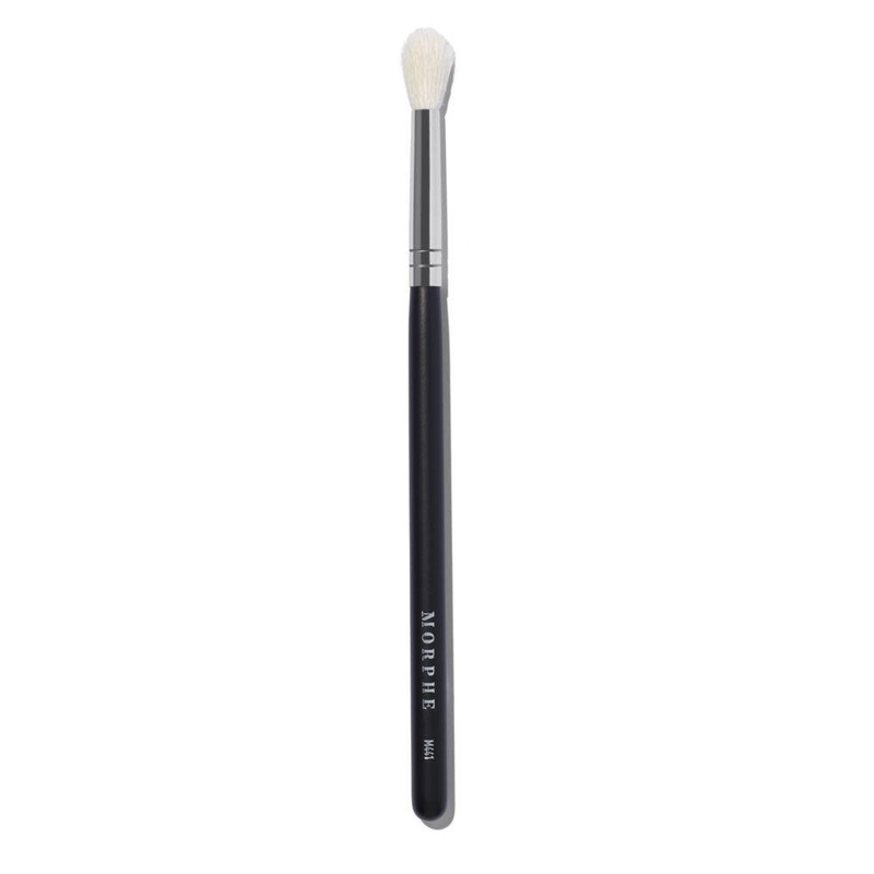 M441 – Pro Firm Blending Crease Brush